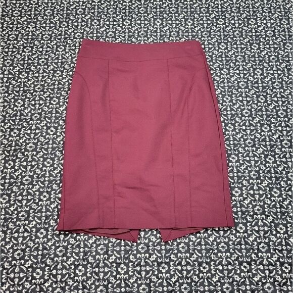 Express Women's 4 Maroon Fitted  Dressy Classy Chic Pencil Skirt - Picture 1 of 6